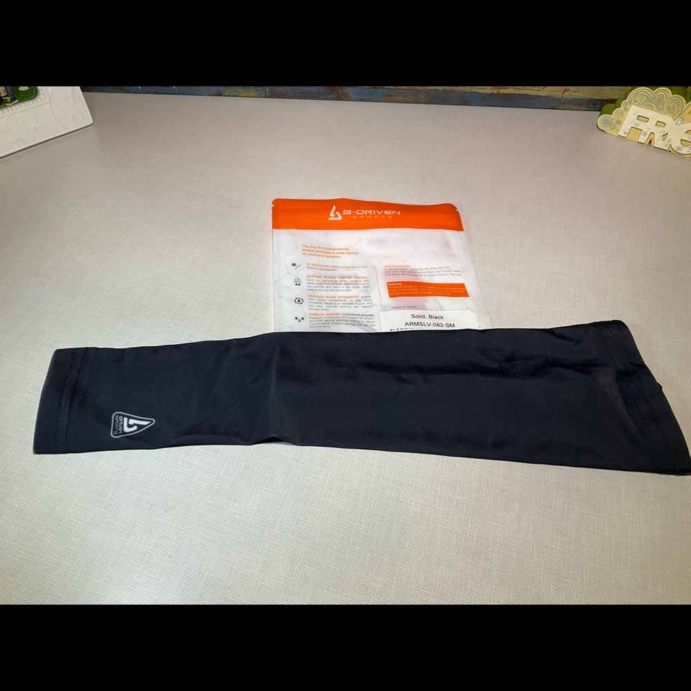 Pro-Fit Compression Sleeves for Men and Women Adult S/M - 1 sleeve
